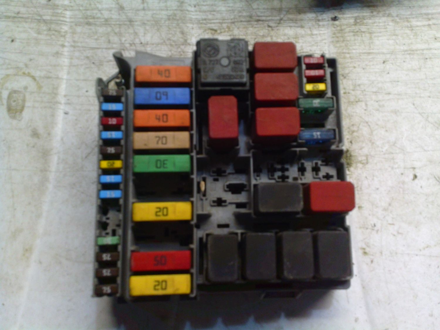 60-397 Scatola Fusibili Alfa Romeo / Fiat / Lancia 51781452       FIAT  PANDA 60-397 Scatola Fusibili Alfa Romeo / Fiat / Lancia 51781452       FIAT  PANDA