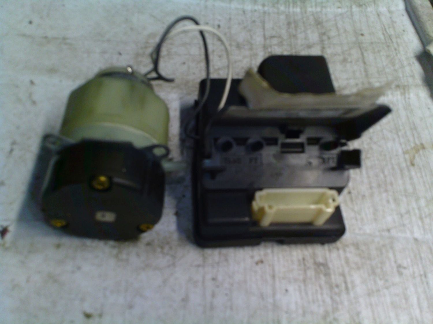 90-1399 Pompa Chiusura Centralizzata Hella Kg 1688000148 MERCEDES CLASSE A 90-1399 Pompa Chiusura Centralizzata Hella Kg 1688000148 MERCEDES CLASSE A