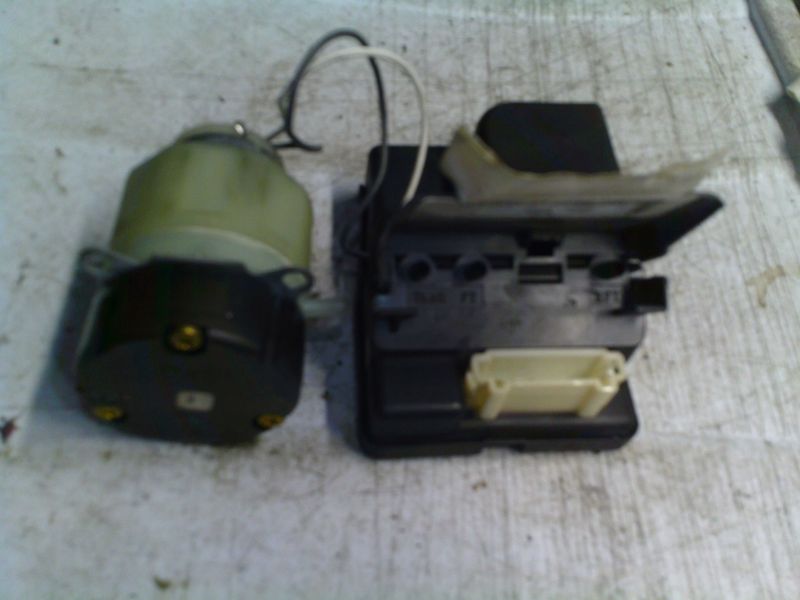 90-1399 Pompa Chiusura Centralizzata Hella Kg 1688000148       MERCEDES  CLASSE A