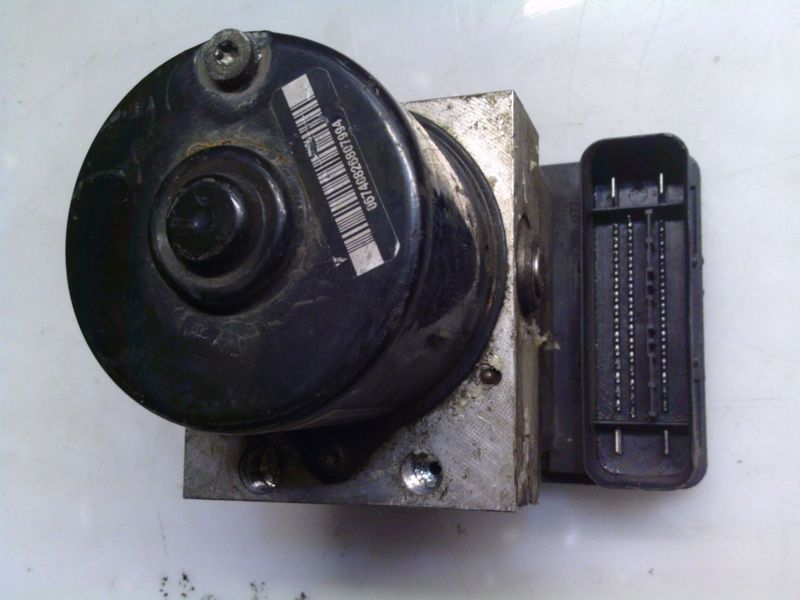 90-1424 Pompa ABS Fomoco 8V51-2C405-AE 8V512C405AE 06.2102-1468.4 06.2109-5672.3K 00.0403-531E.0  FORD  Fiesta