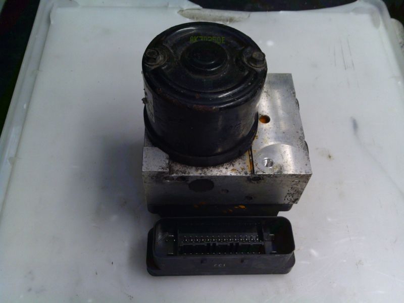 90-1452 Pompa ABS Mando 58920-2E550 589202E550 BH60133450 5WY7611D   KIA  SPORTAGE