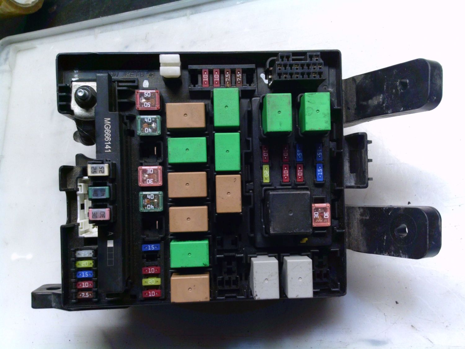 60-400 Scatola Fusibili Hyundai 91950-2S010 919502S010     HYUNDAI Diesel Ix 35