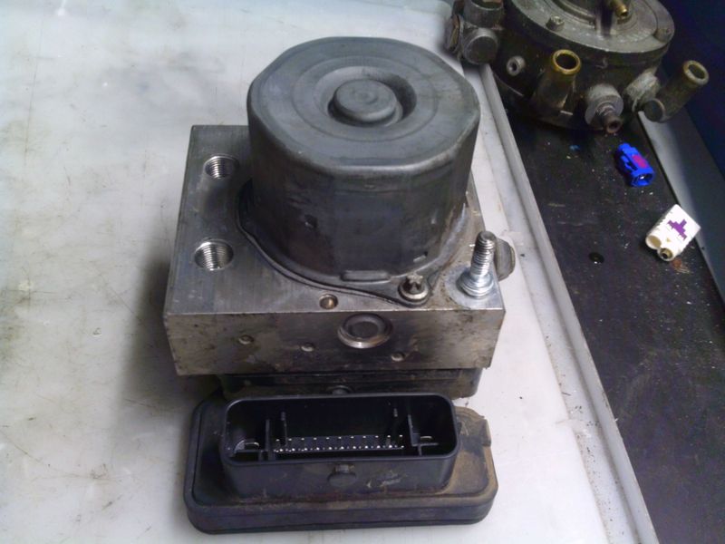 90-1511 Pompa ABS Bosch 39002551   269 539 0 265 255 179 0 265 956 292  OPEL  ADAM