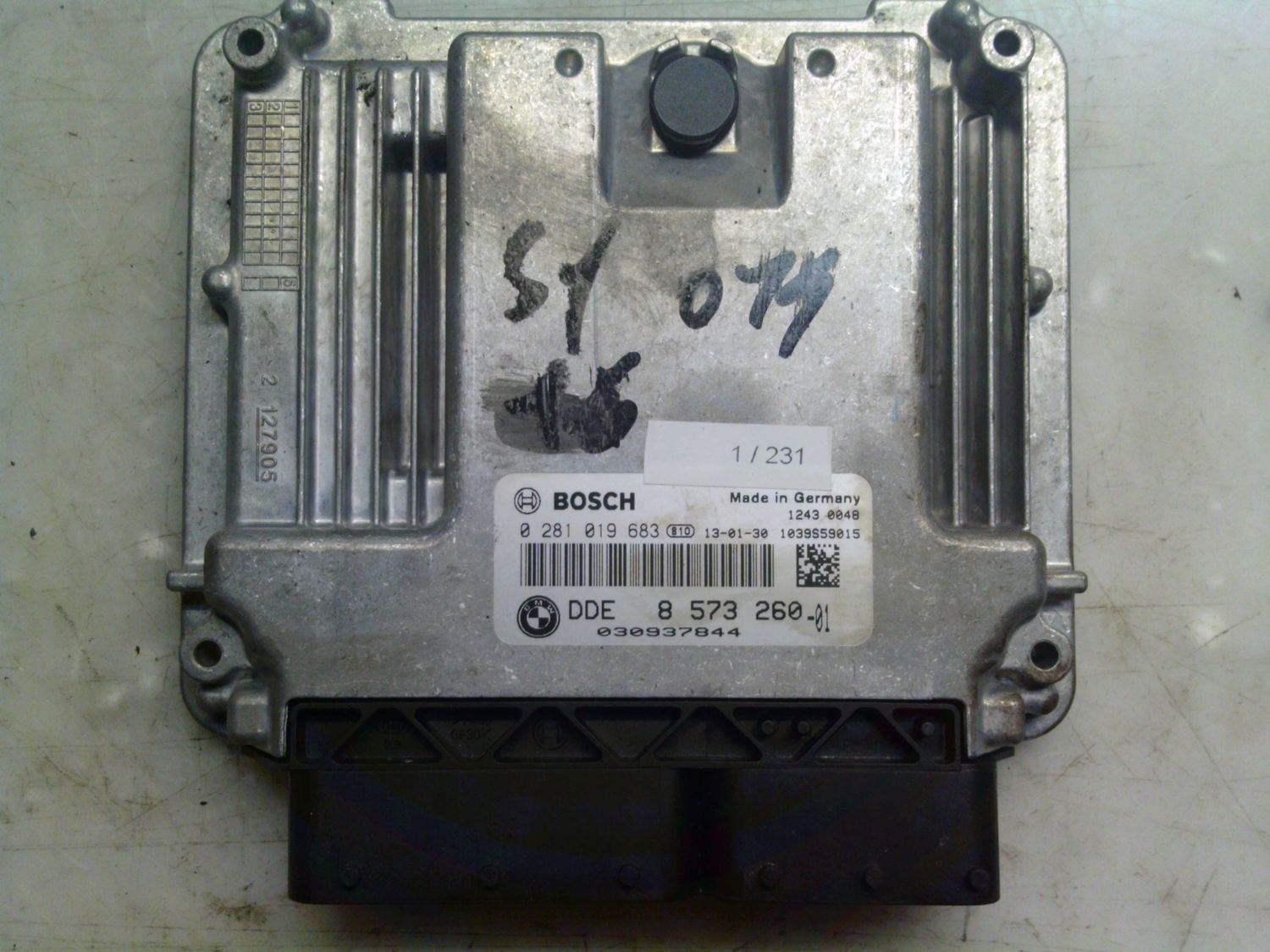 1-231 Centralina Motore Bosch 0 281 019 683 0281019683 8 573 260 1039S59015   BMW Diesel SERIE 1