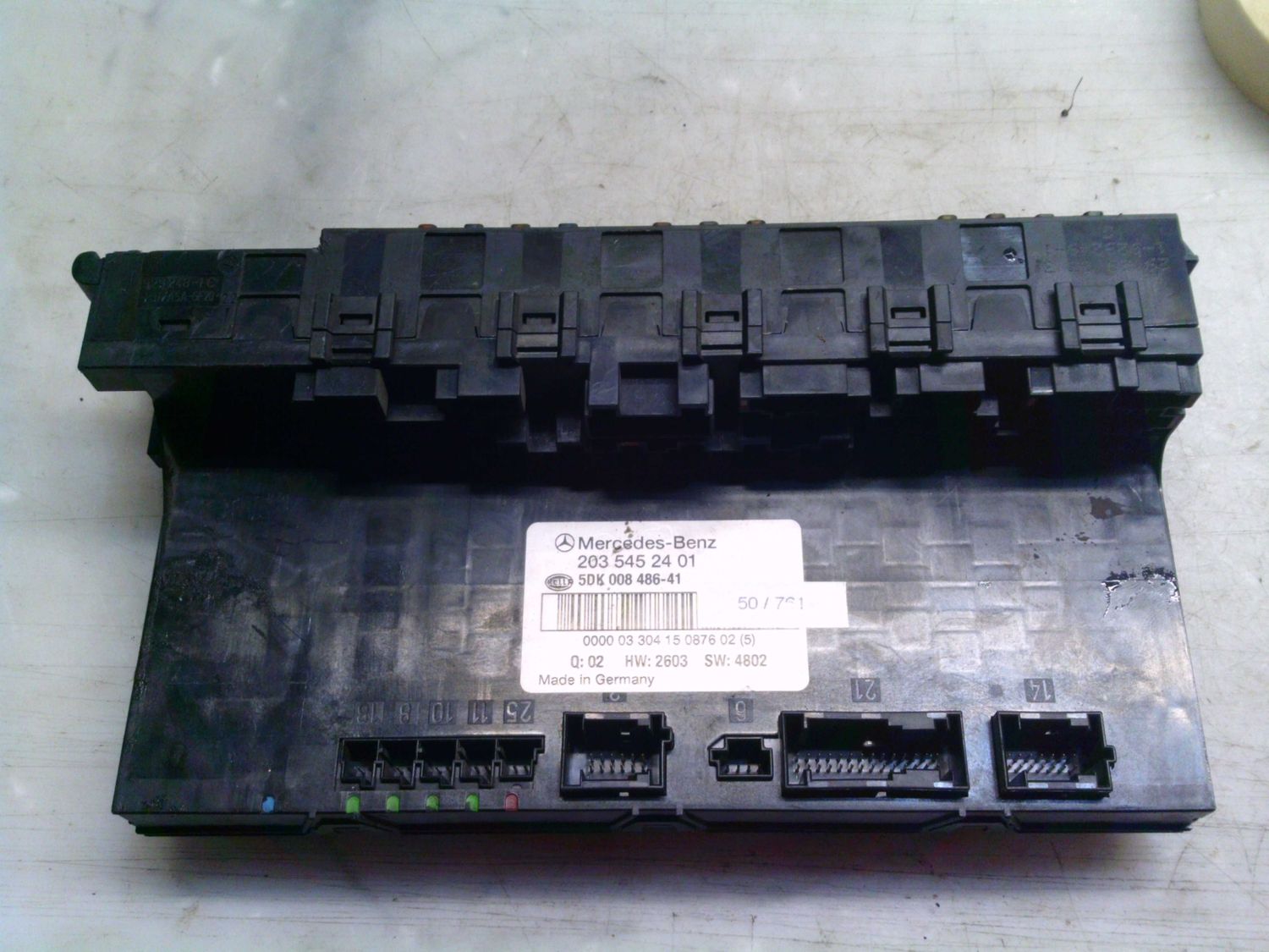 50-761 Body Computer Hella Kg 203 545 24 01 2035452401 5DK 008 486-41 SW: 4802 HW: 2603  MERCEDES  Classe C