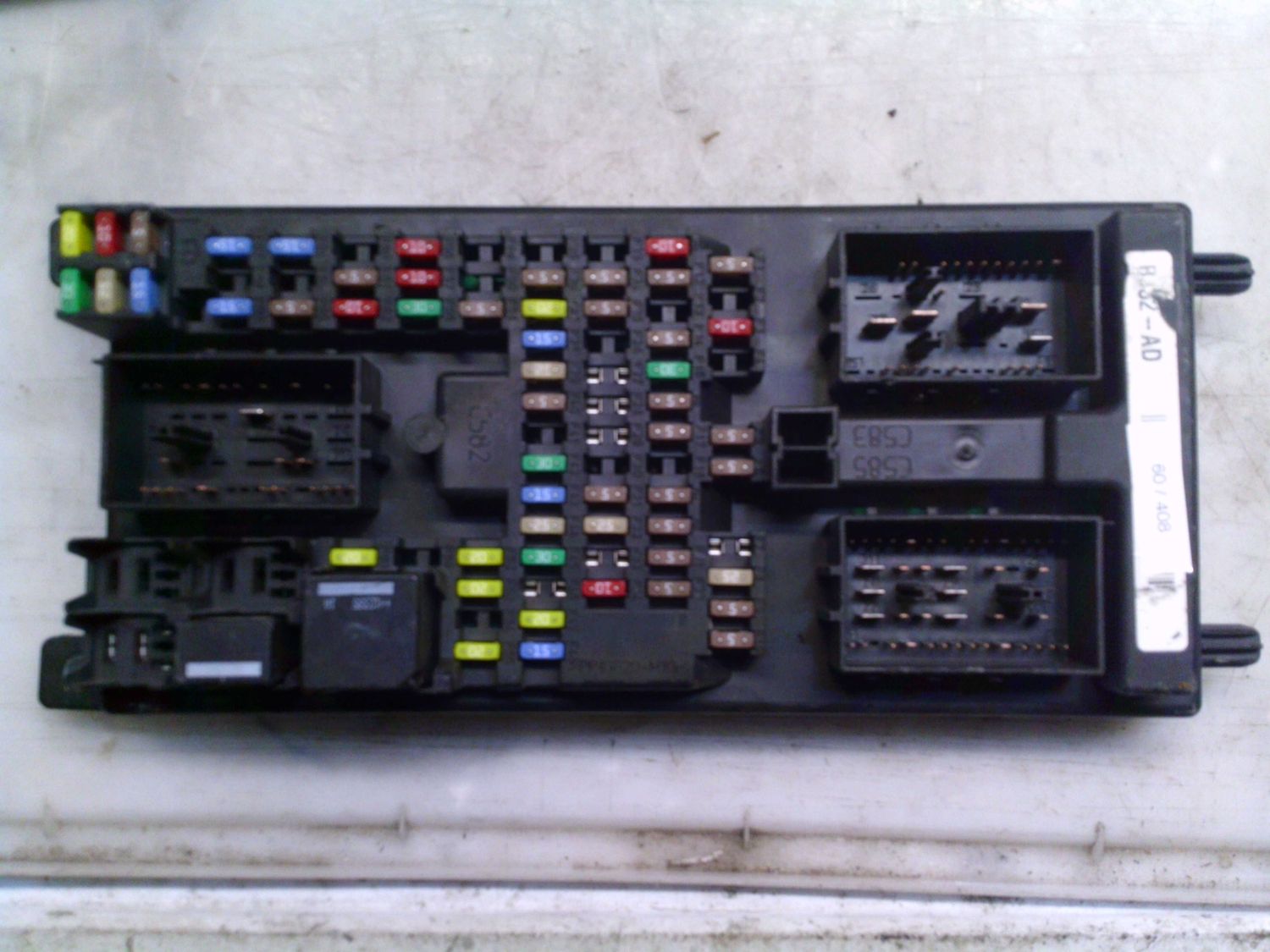 60-408 Scatola Fusibili Lear BJ32-14F041-AD BJ3214F041AD 528251F02 3521A-T510A   LAND ROVER Diesel Evoque