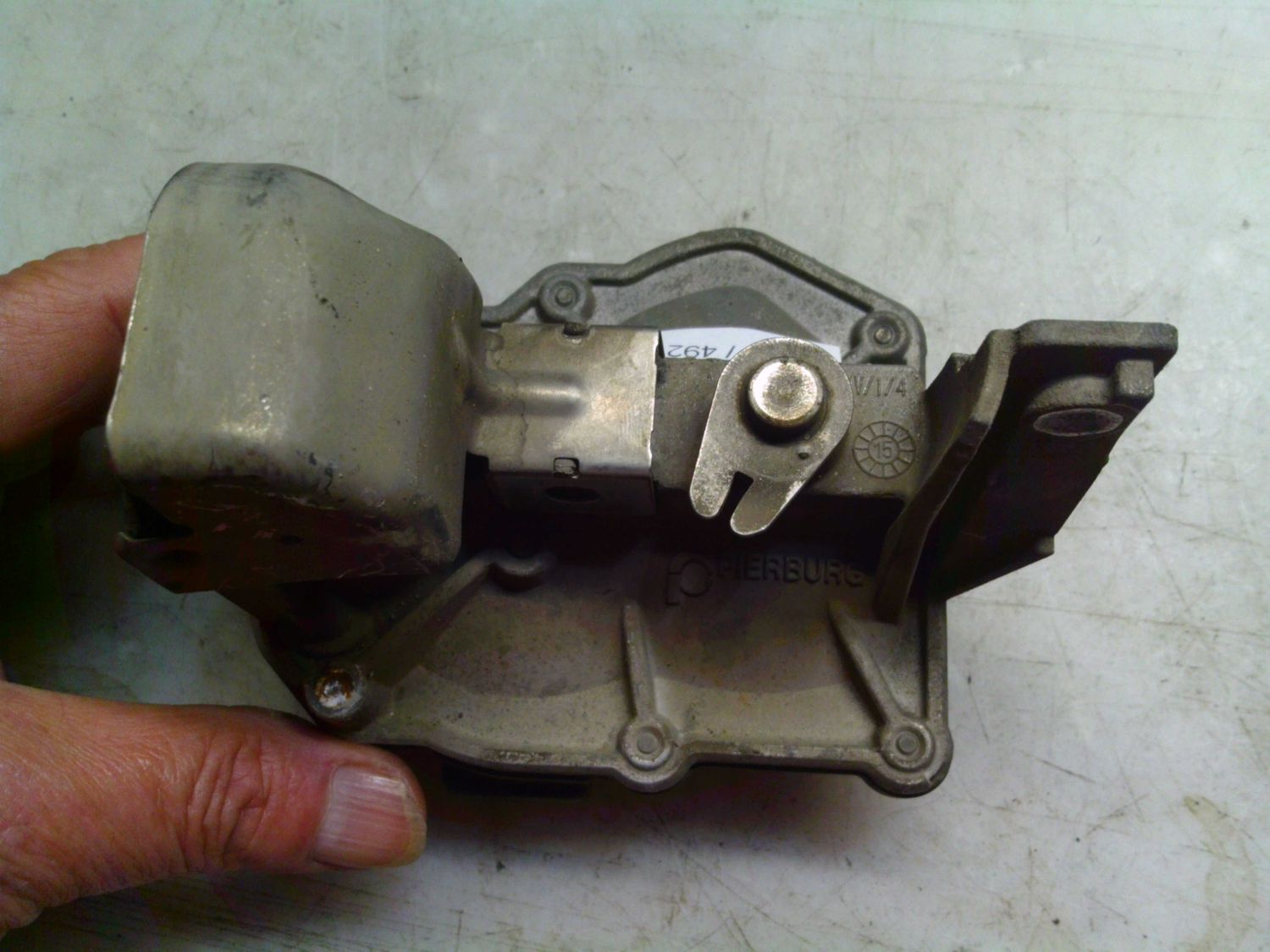 90-1524 Valvola EGR Pierburg 147808010R       RENAULT  VARIE