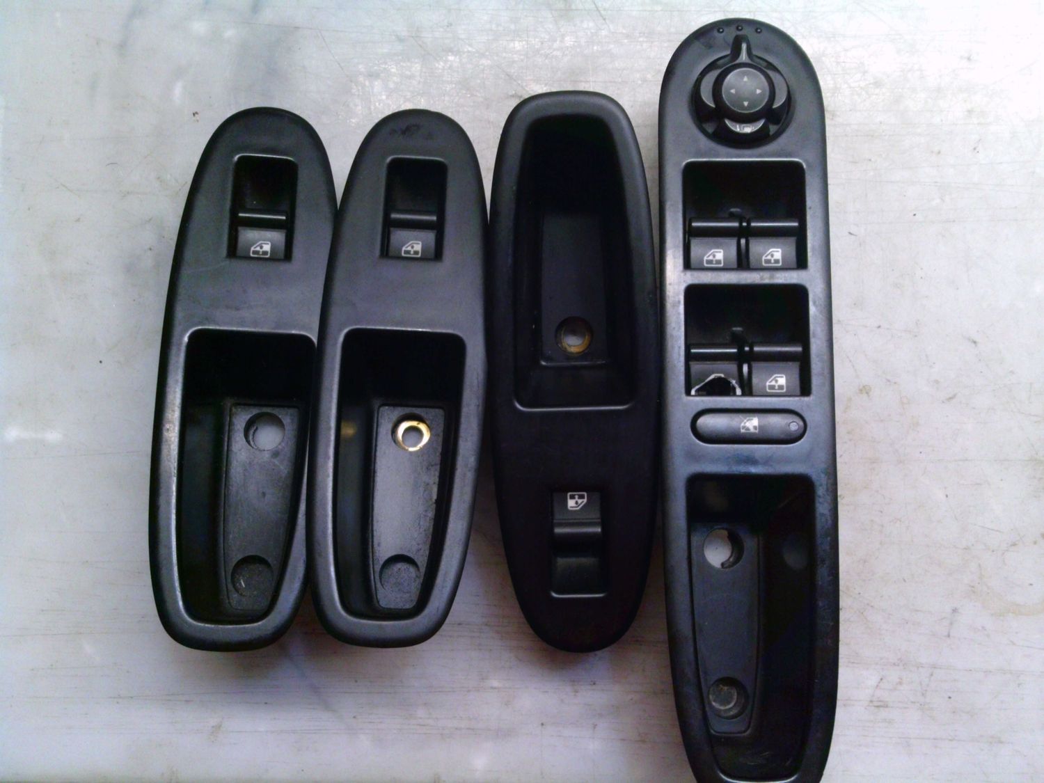 400-721 Pulsantiera Alzacristalli Alfa Romeo / Fiat / Lancia 156079395   156079596    ALFA ROMEO  159