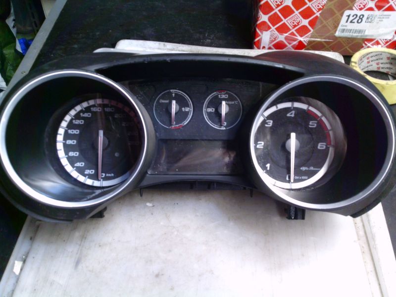 40-869 Quadro Strumenti / Contachilometri Vdo 50516478   A2C53352738    ALFA ROMEO Diesel Giulietta