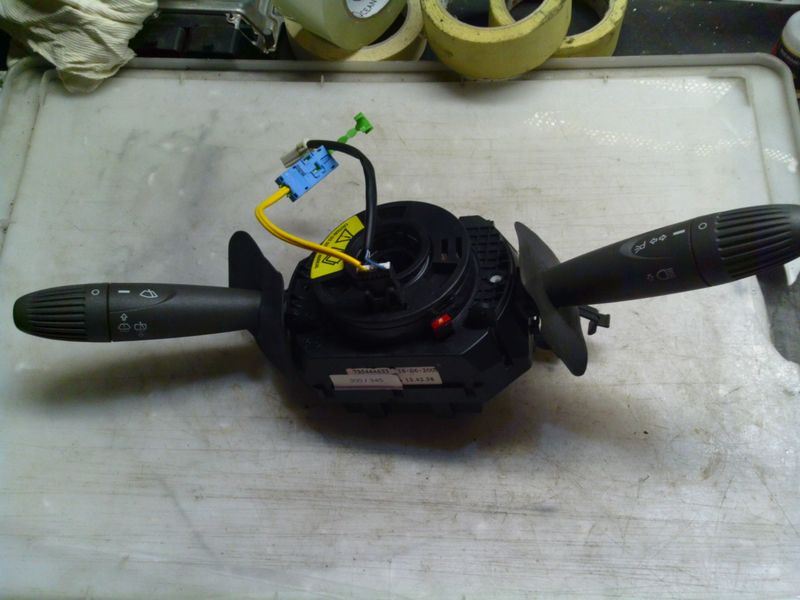 300-345 Comando Luci Devioluci Frecce Tergi Cruise Alfa Romeo / Fiat / Lancia 735360978       FIAT  Panda