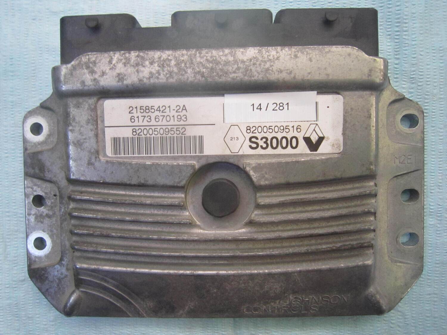 14-281 Centralina Motore Johnson Controls 21585421-2A 215854212A 6173 670193 6173670193 8200509552 8200509516 S3000 RENAULT Benzina VARIE 1.6 14-281 Centralina Motore Johnson Controls 21585421-2A 215854212A 6173 670193 6173670193 8200509552 8200509516 S3000 RENAULT Benzina VARIE 1.6