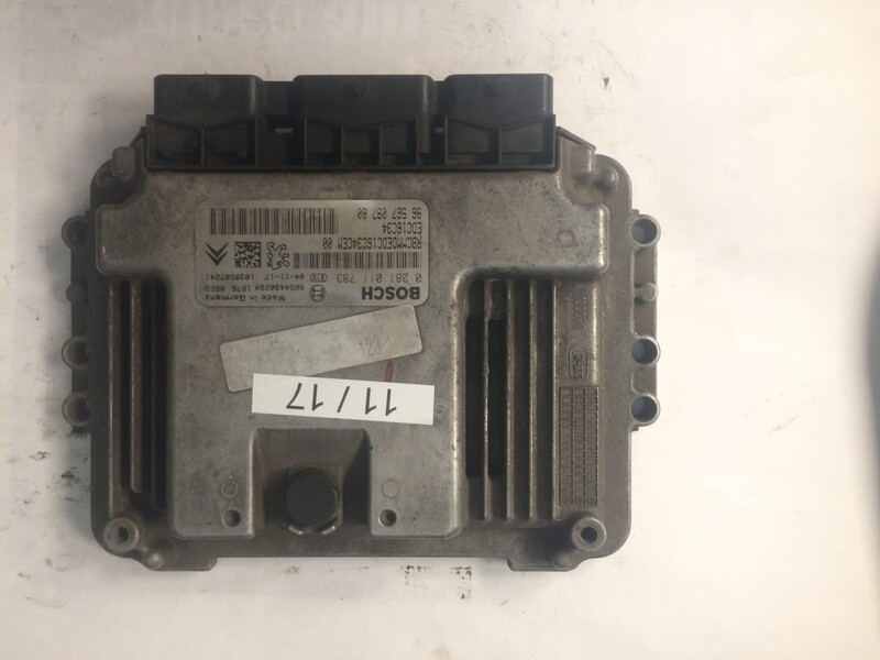 11-17 Centralina Motore Bosch 0281011783 0 281 011 783 9656709780 1039S07241 CITROEN / PEUGEOT 2.0 HDI 11-17 Centralina Motore Bosch 0281011783 0 281 011 783 9656709780 1039S07241 CITROEN / PEUGEOT 2.0 HDI