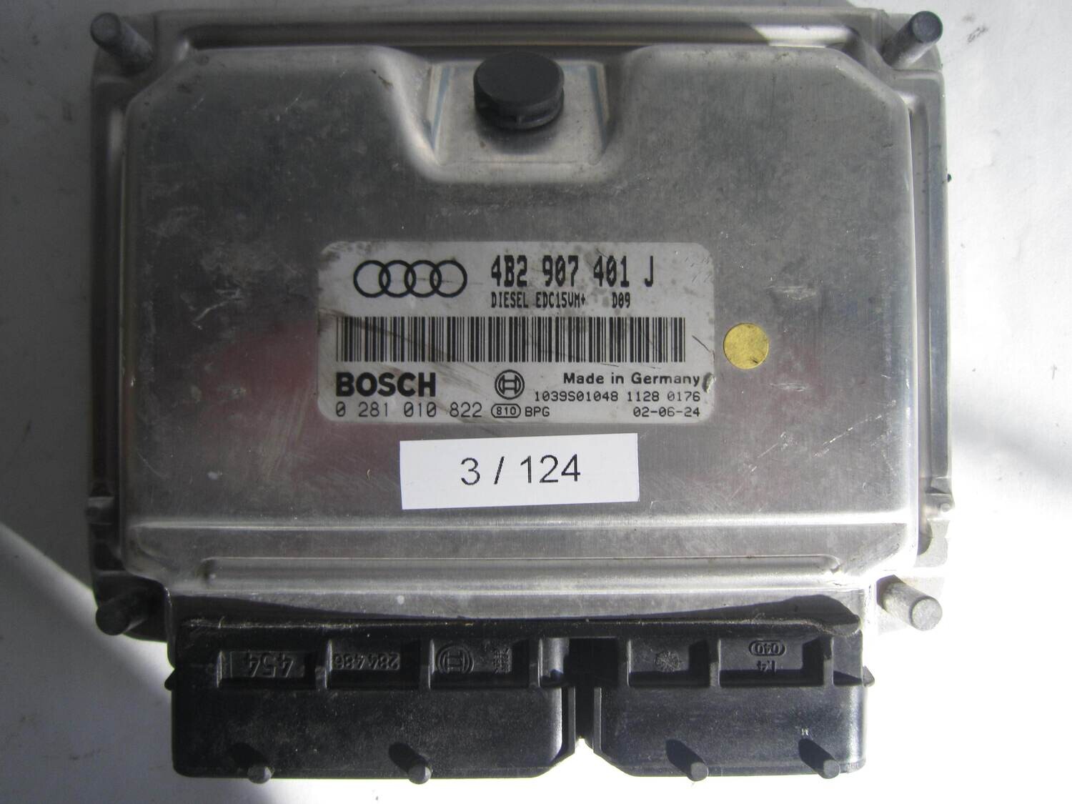 3-124 Centralina Motore Bosch 0 281 010 822 0281010822 4B2 907 401 J 4B2907401J 1039S01048 EDC15UM AUDI Diesel A 6 2.5 3-124 Centralina Motore Bosch 0 281 010 822 0281010822 4B2 907 401 J 4B2907401J 1039S01048 EDC15UM AUDI Diesel A 6 2.5