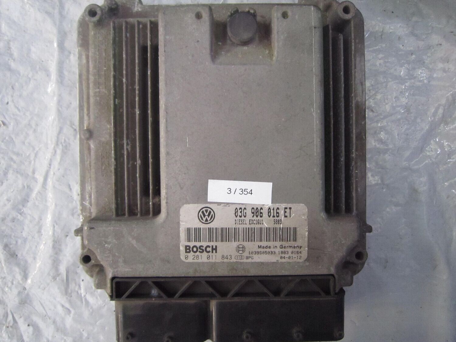 3-354 Centralina Motore Bosch 0 281 011 843 0281011843 03G 906 016 ET 1039S05033 EDC16U1  VOLKSWAGEN DIESEL GOLF