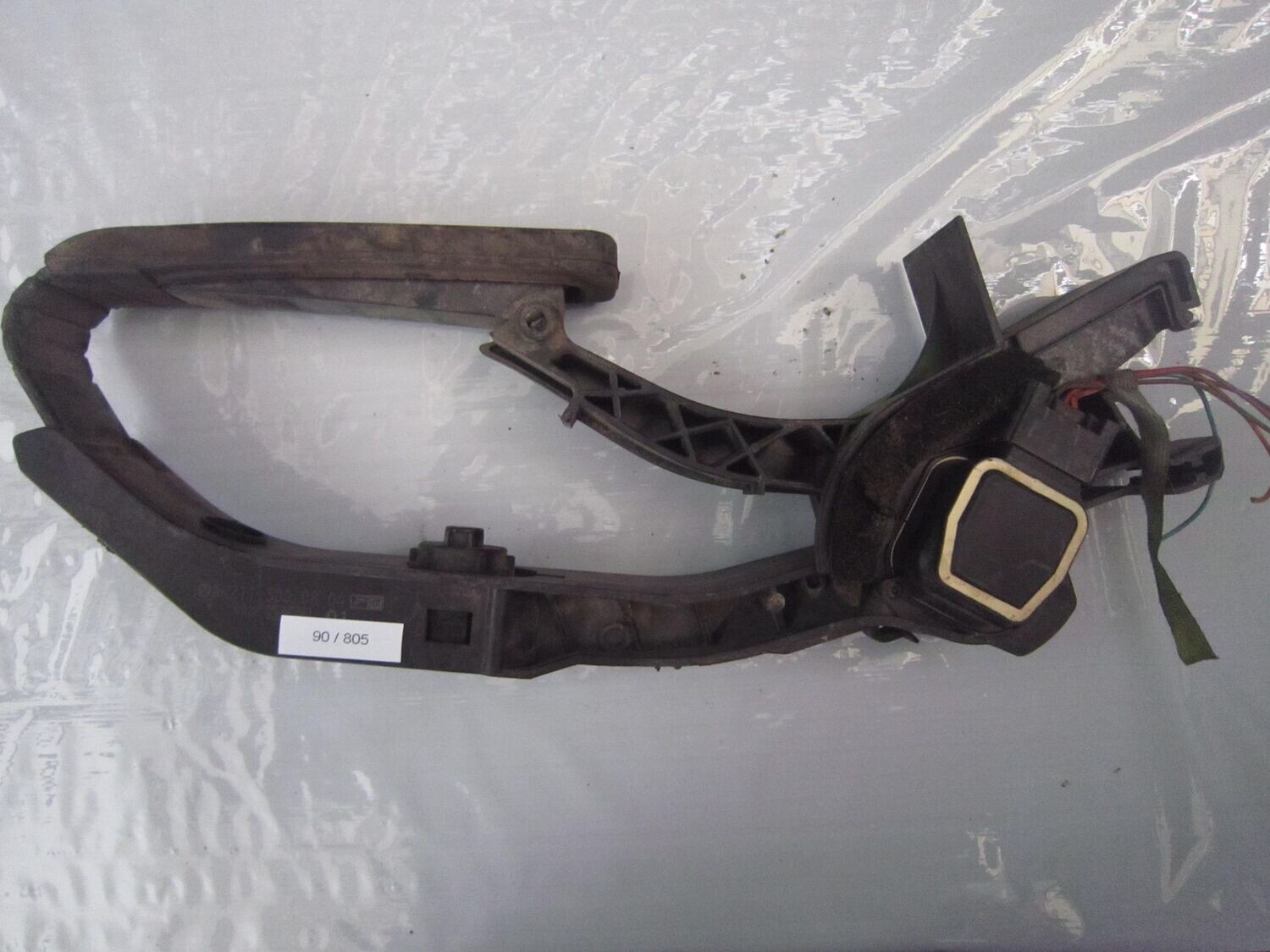 90-805 Pedale Acceleratore Mercedes A 211 300 08 04 A2113000804 Q 1 MERCEDES Classe E 90-805 Pedale Acceleratore Mercedes A 211 300 08 04 A2113000804 Q 1 MERCEDES Classe E
