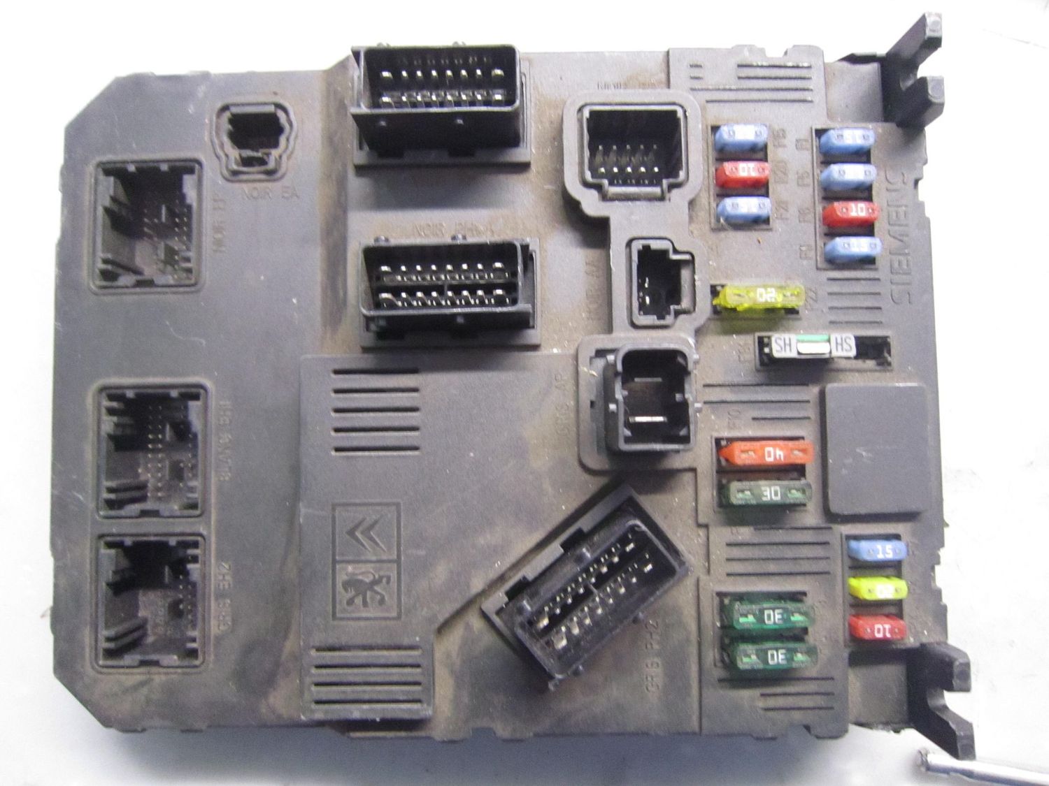50-646 Body Computer Siemens S118085200 BSI F02-00 9652474480 CITROEN C 2 50-646 Body Computer Siemens S118085200 BSI F02-00 9652474480 CITROEN C 2