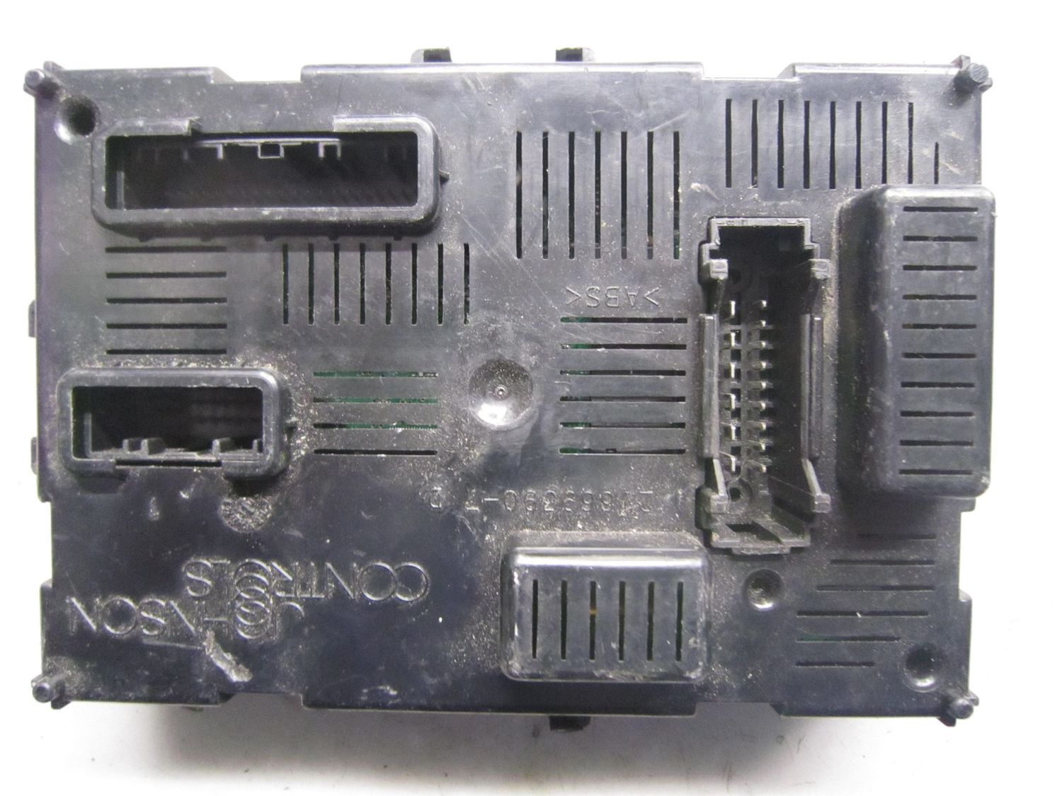 50-657 Body Computer Johnson Controls 284B2EM03B BCM L2NAC 2081969 1 NISSAN Diesel Micra 50-657 Body Computer Johnson Controls 284B2EM03B BCM L2NAC 2081969 1 NISSAN Diesel Micra