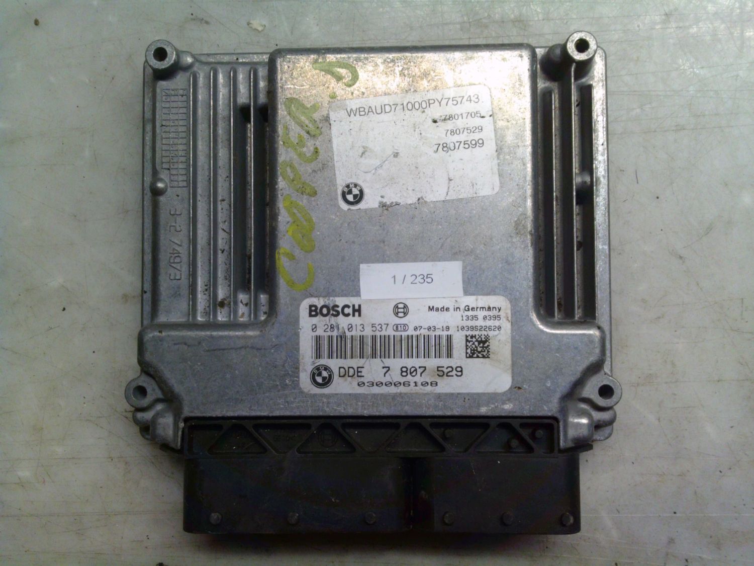 1-235 Centralina Motore Bosch 0 281 013 537 0281013537 7 807 828 1039S22620   BMW Diesel Serie 1