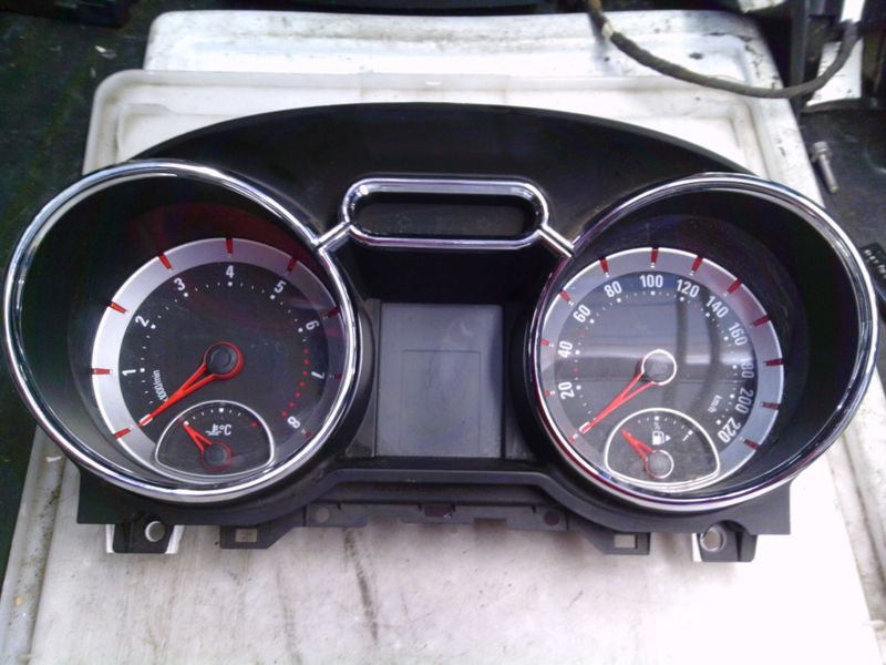 40-878 Quadro Strumenti / Contachilometri Gm 39004992   AHFP SW: CC.M0   OPEL Benzina Adam