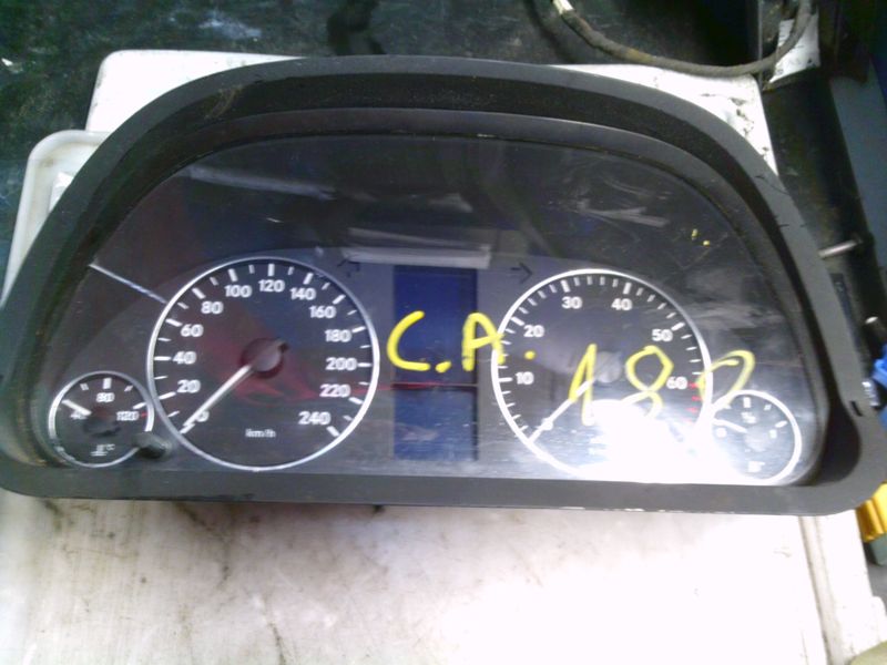 40-879 Quadro Strumenti / Contachilometri Bosch 1 031 098 101 1031098101        MERCEDES Diesel Classe A