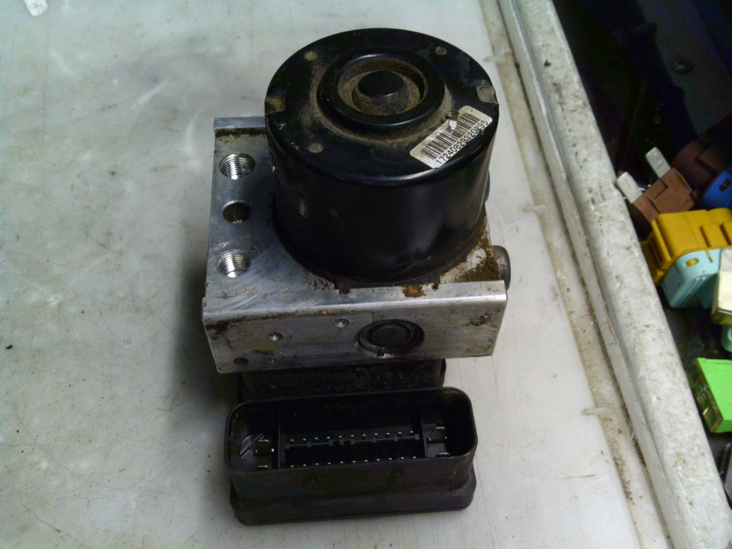 90-1542 Pompa ABS Ate Controller 8V512M110AD   06.2102-1317.4 06.2109-5581.3 28.5700-5902.3  FORD  Fiesta