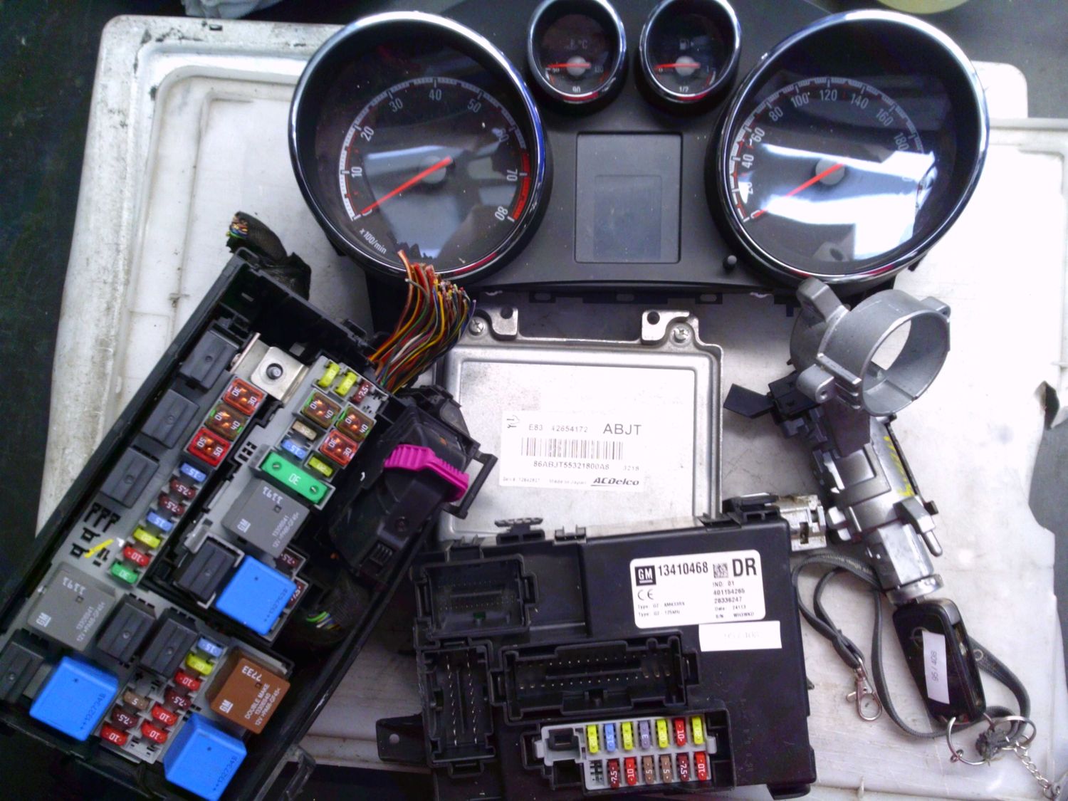 95-408 Kit Motore Opel 12654172   13410468  28336247 13434113 4121694 SCATOLA FUSIBILI OPEL Benzina MERIVA