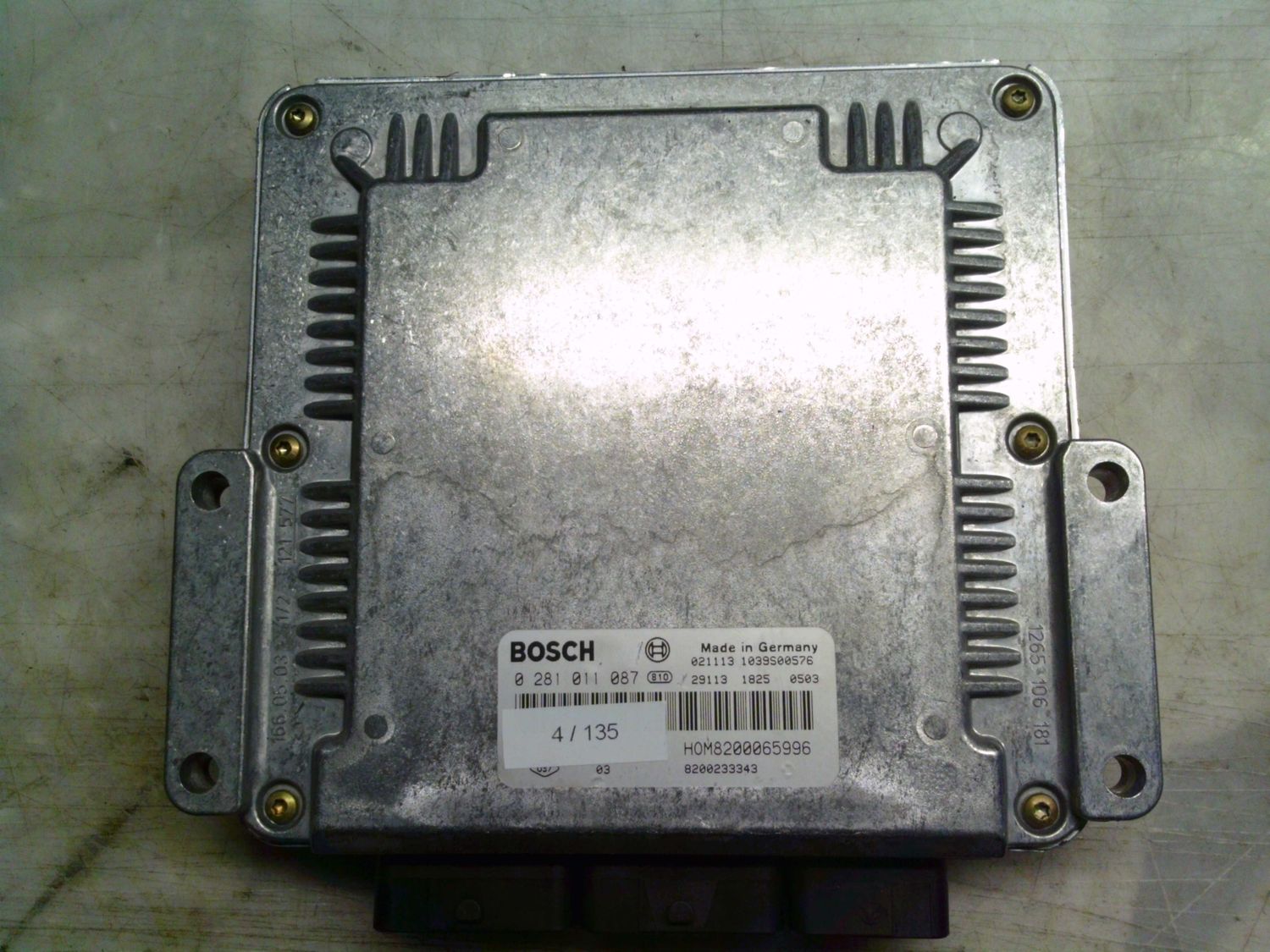 4-135 Centralina Motore Bosch 0 281 011 087 0281011087 8200065996 1039S00576 8200233343 EDC15C3 VOLVO Diesel V 40