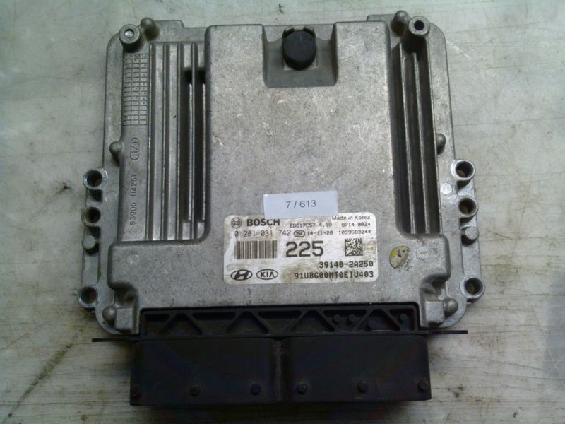 7-613 Centralina Motore Bosch 0 281 031 742 0281031742 39140-2A250 1039S83244 225 EDC17C57 KIA Diesel RIO