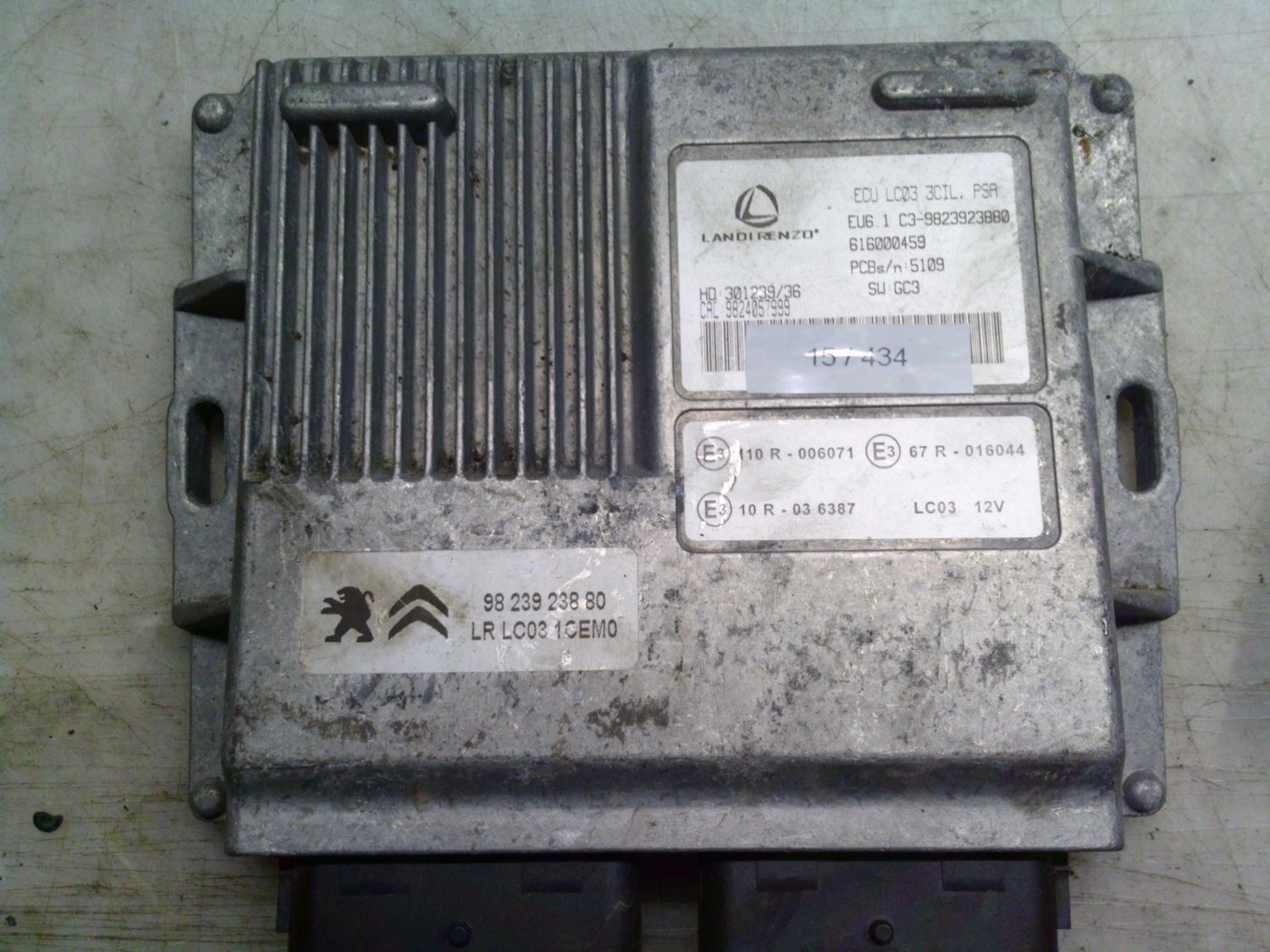 15-434 Centralina Gas Gpl Landi Renzo 616000459 ECU LC03 3CIL PSA HD: 301239/36 98 239 238 80 CITROEN / PEUGEOT Benzina / Gpl C 3 15-434 Centralina Gas Gpl Landi Renzo 616000459 ECU LC03 3CIL PSA HD: 301239/36 98 239 238 80 CITROEN / PEUGEOT Benzina / Gpl C 3