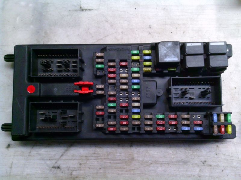 60-427 Scatola Fusibili Lear AH22-14F041-BE AH2214F041BE 519329601 A12263173   Land Rover  Range Rover Sport