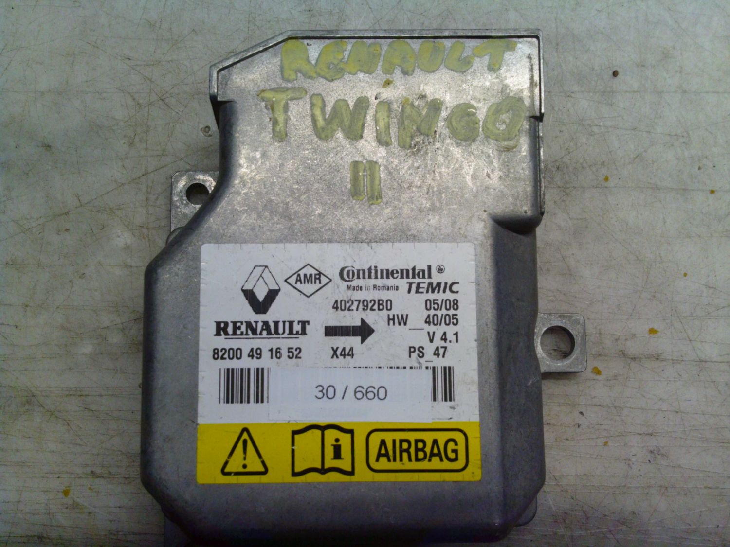 30-660 Centralina Airbag Continental 402792B0   8200 49 16 52 HW40/05 V4.1  RENAULT  Twingo