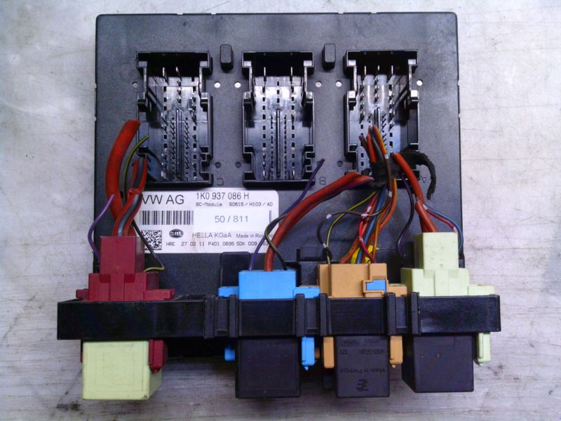 50-811 Body Computer Hella Kg 1K0 937 086 H 1K0937086H 5DK 009 653-06    VOLKSWAGEN  Golf