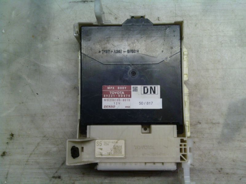 50-817 Body Computer Denso 89221-0D870 892210D870 MB238100-8010    TOYOTA Elettrica / Benzina Yaris