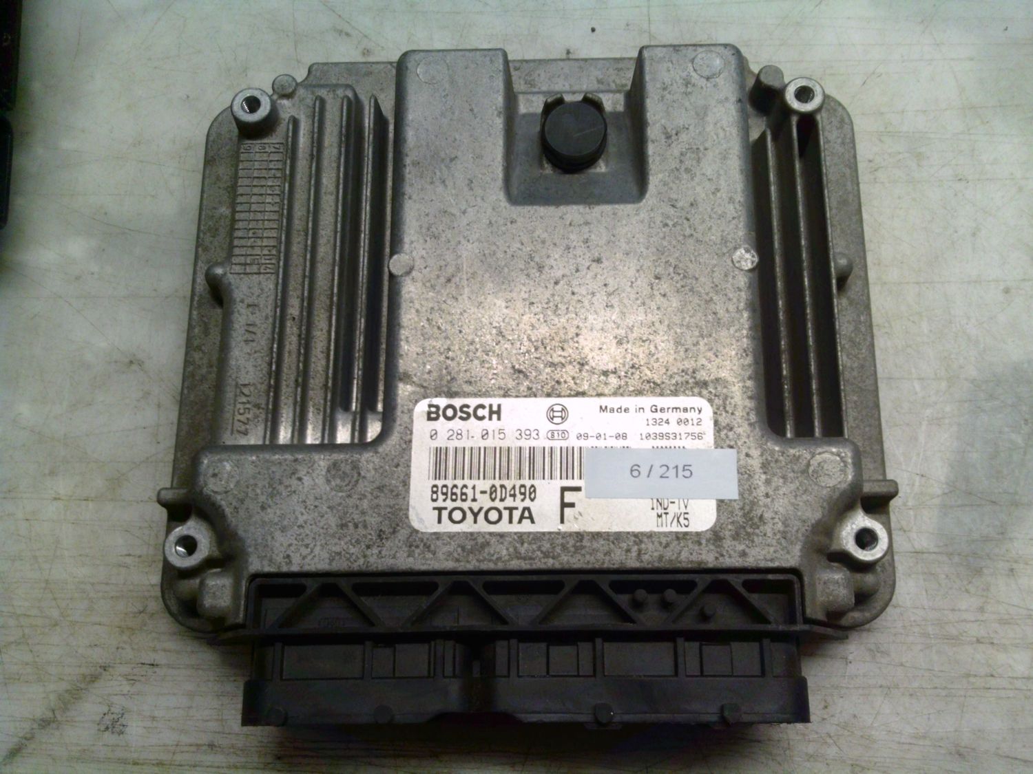 6-215 Centralina Motore Bosch 0 281 015 393 0281015393 89661-0D490 1039S31756 F  TOYOTA Diesel Yaris