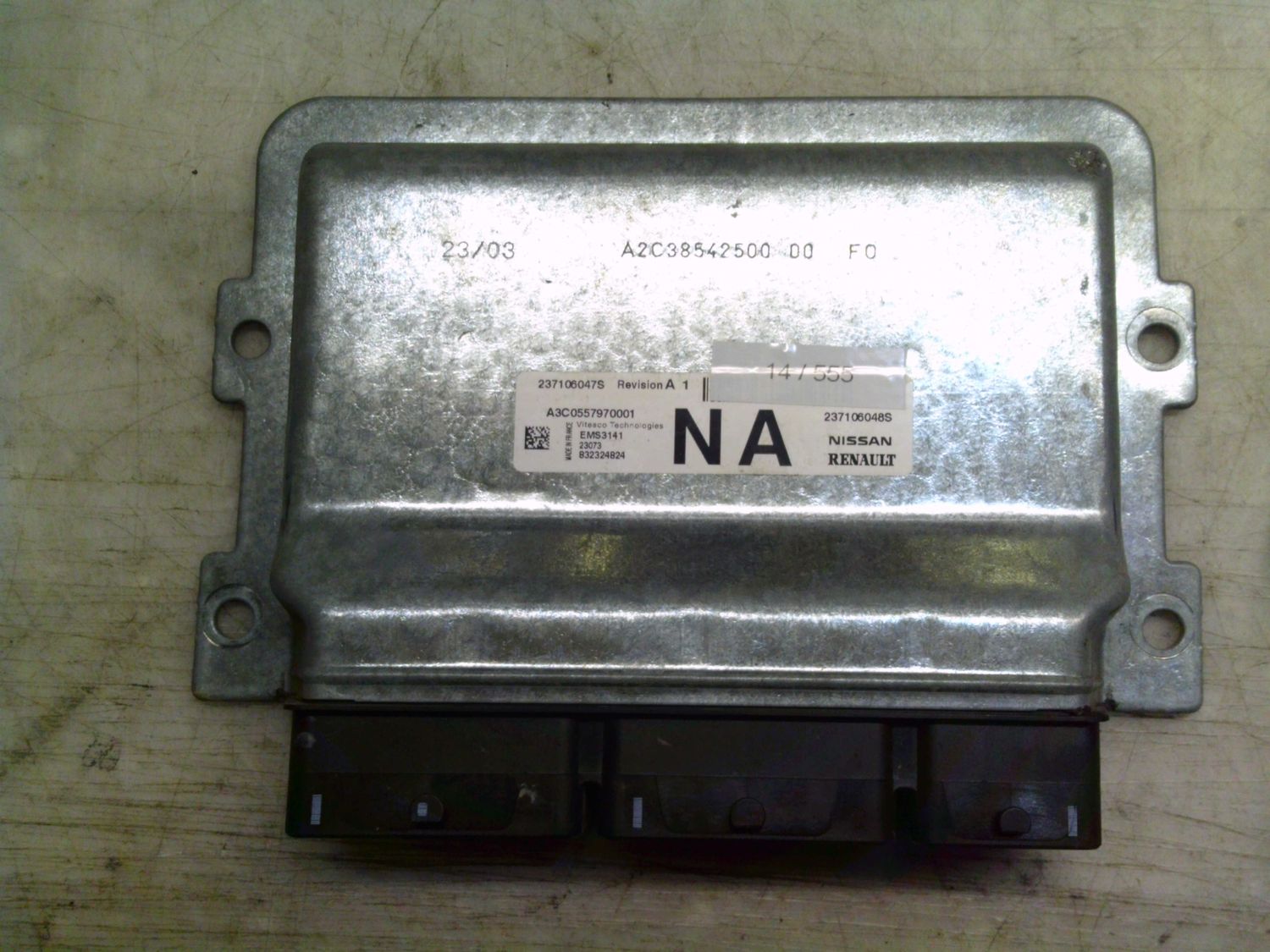 14-555 Centralina Motore Continental 237106047S   237106048S A3C0557970001 EMS 3141 NA DACIA Benzina Sandero