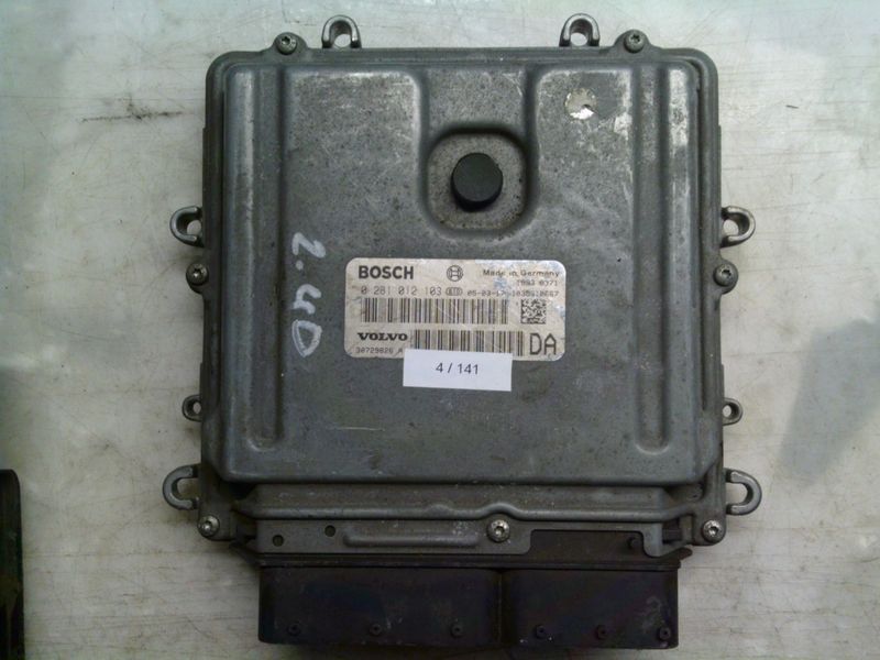 4-141 Centralina Motore Bosch 0 281 012 103 0281012103 30729826 A 1039S10667 DA  Volvo Diesel Varie