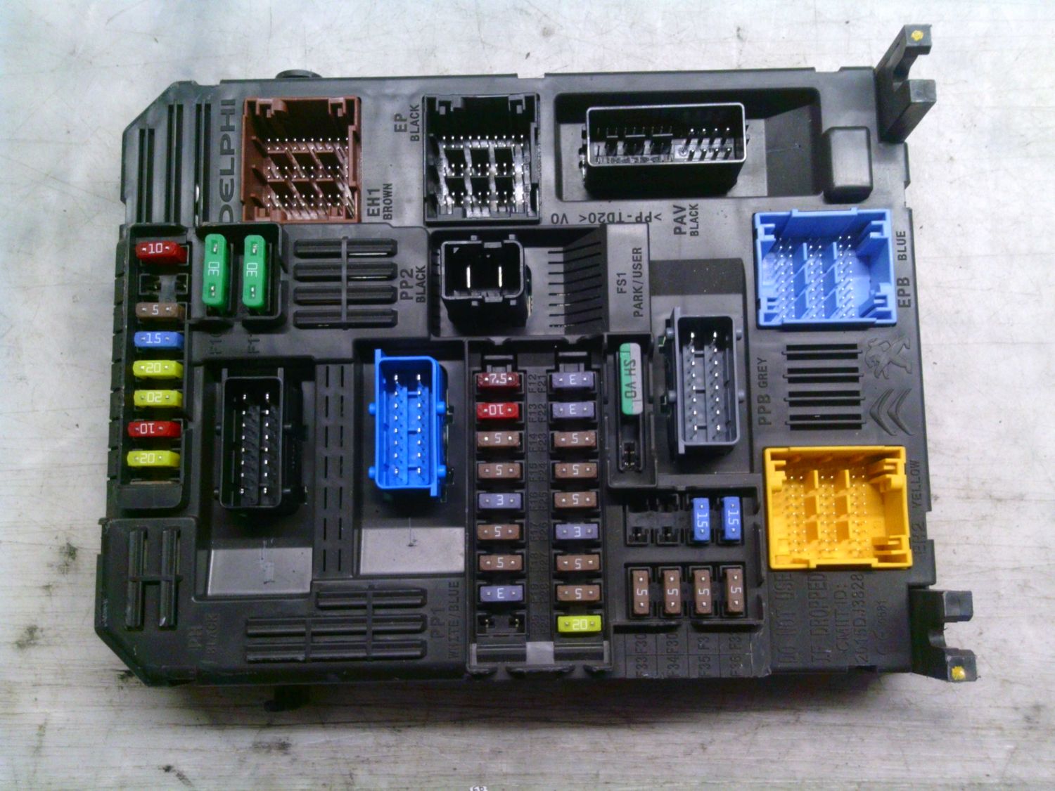 50-847 Body Computer Delphi 9830805680-00 983080568000 28625151 BSI-EL5-CEM00 HW: D6 SW: 6.05 Citroen / Peugeot Benzina Varie 50-847 Body Computer Delphi 9830805680-00 983080568000 28625151 BSI-EL5-CEM00 HW: D6 SW: 6.05 Citroen / Peugeot Benzina Varie