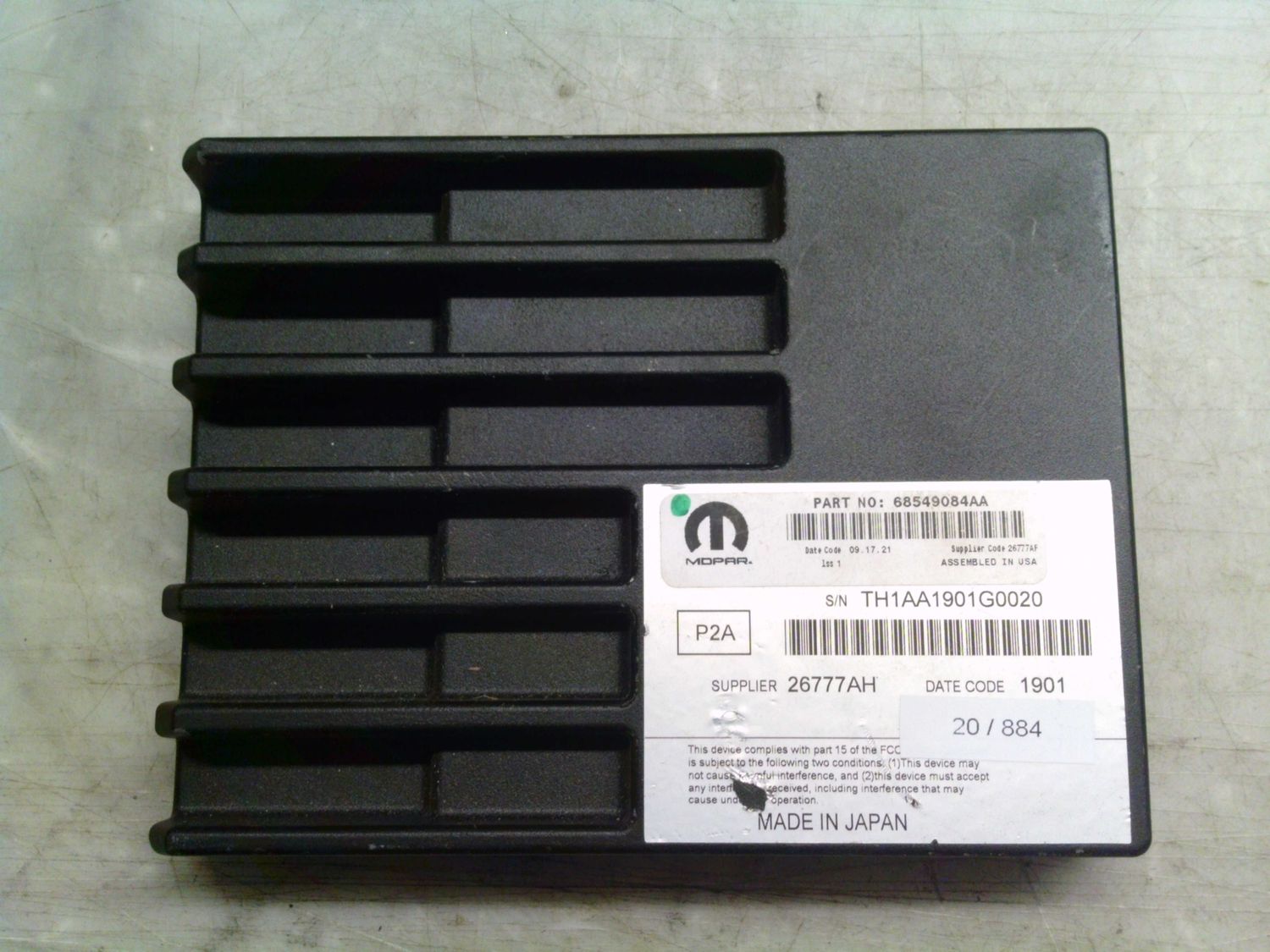 20-884 Amplificatore Audio Mopar 68549084AA   26777AH    Jeep Elettrica / Benzina Wrangler