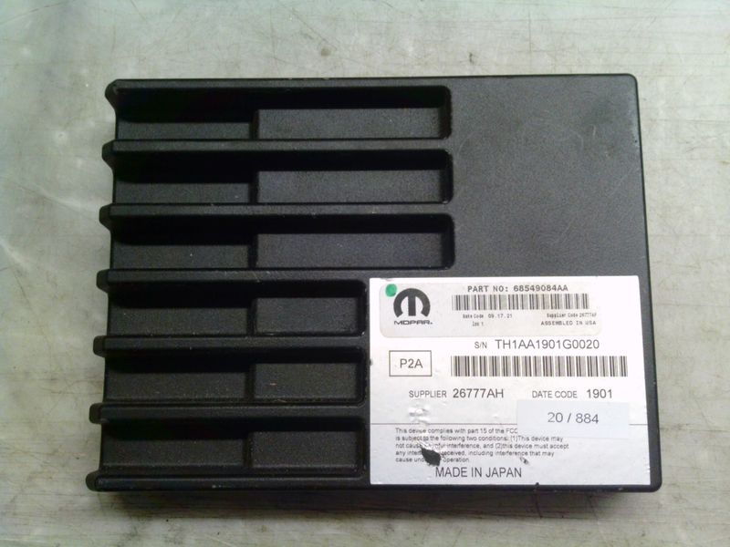 20-884 Amplificatore Audio Mopar 68549084AA   26777AH    Jeep Elettrica / Benzina Wrangler