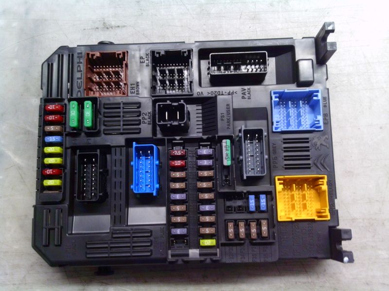 50-852 Body Computer Delphi 9830813080-00 983081308000 BSI-EI5-CEM00 HW: D6 SW: 6.05  Citroen / Peugeot Diesel Varie