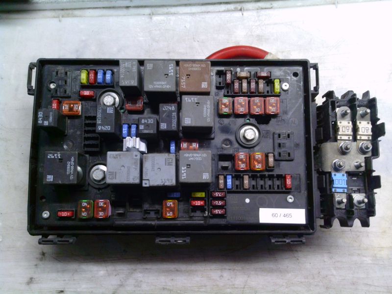 60-465 Scatola Fusibili Gm 13313208   1110014AA QY 34-0  Opel Diesel Astra