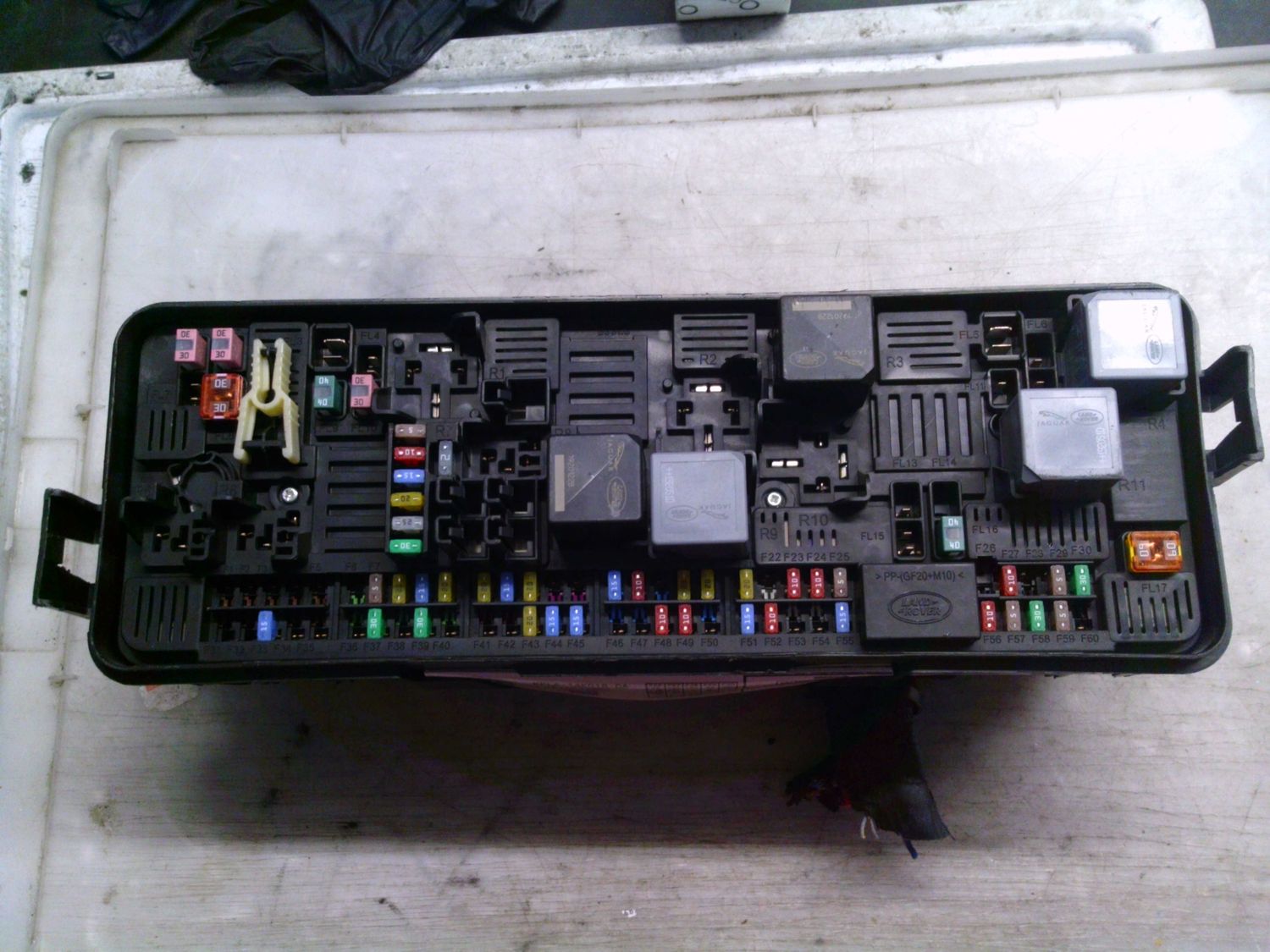 60-460 Scatola Fusibili Land Rover JPLA-14N030-AB JPLA14N030AB REAR FUSEBOX    Land Rover Diesel Range Rover Sport