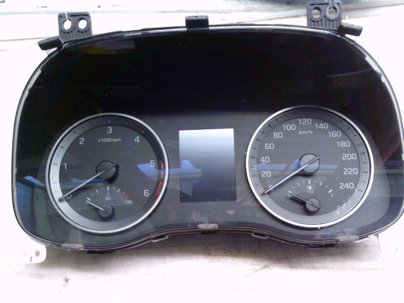 40-910 Quadro Strumenti / Contachilometri Continental 94023-D7DT0 94023D7DT0 SW: 1.01 HW: 01   Hyundai Diesel Tucson