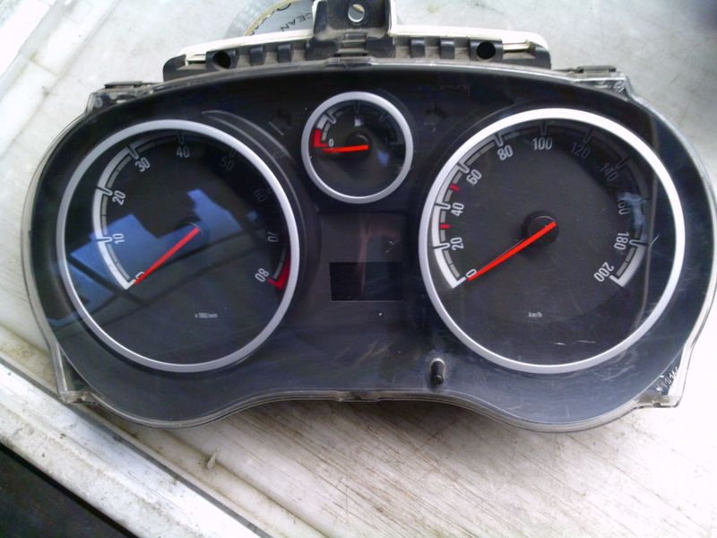 40-944 Quadro Strumenti / Contachilometri Johnson Controls P0013373005   1303304 1344277LL   Opel Benzina Corsa