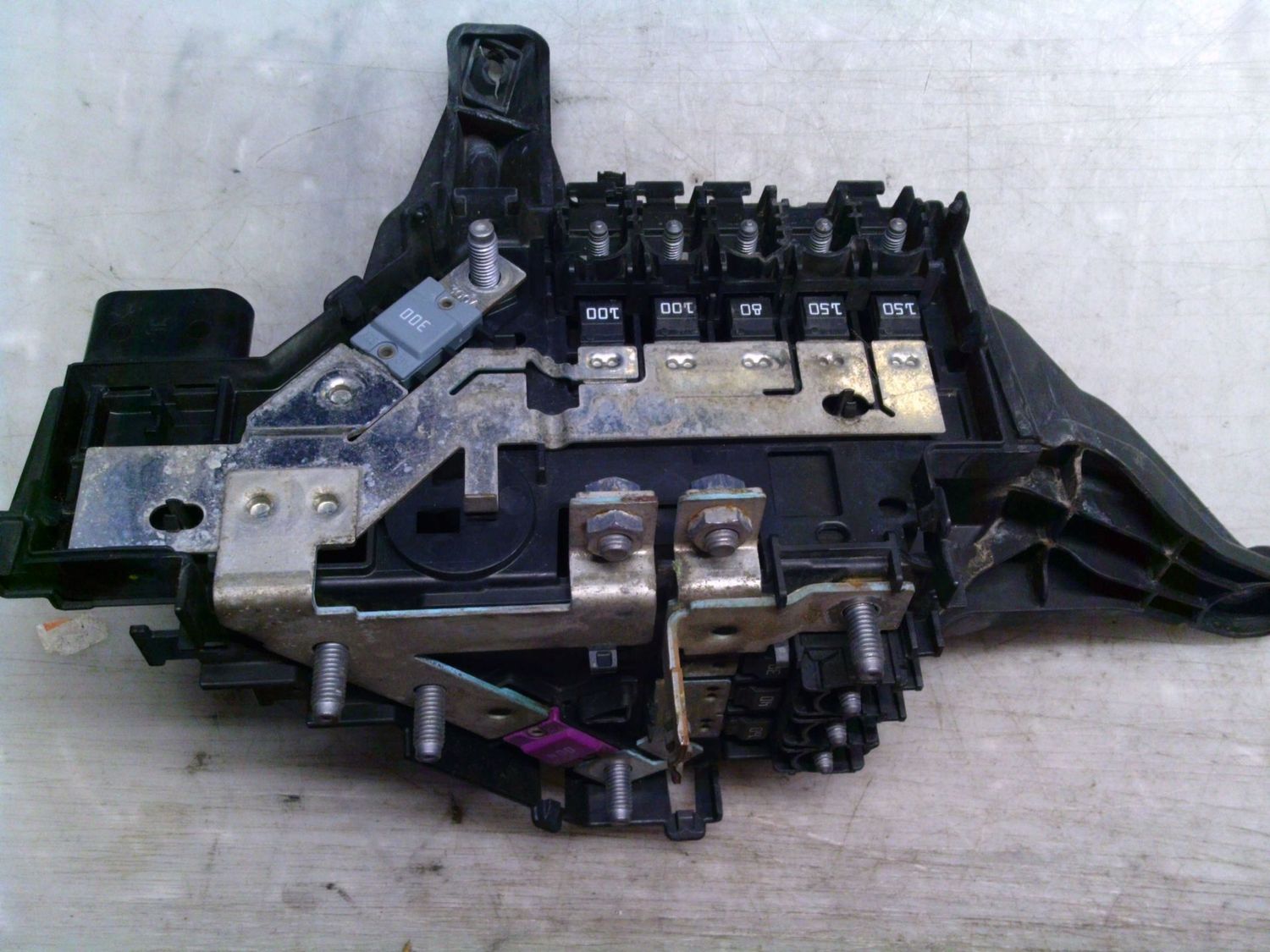 60-468 Scatola Fusibili Mercedes A2135403539       Mercedes  Glc