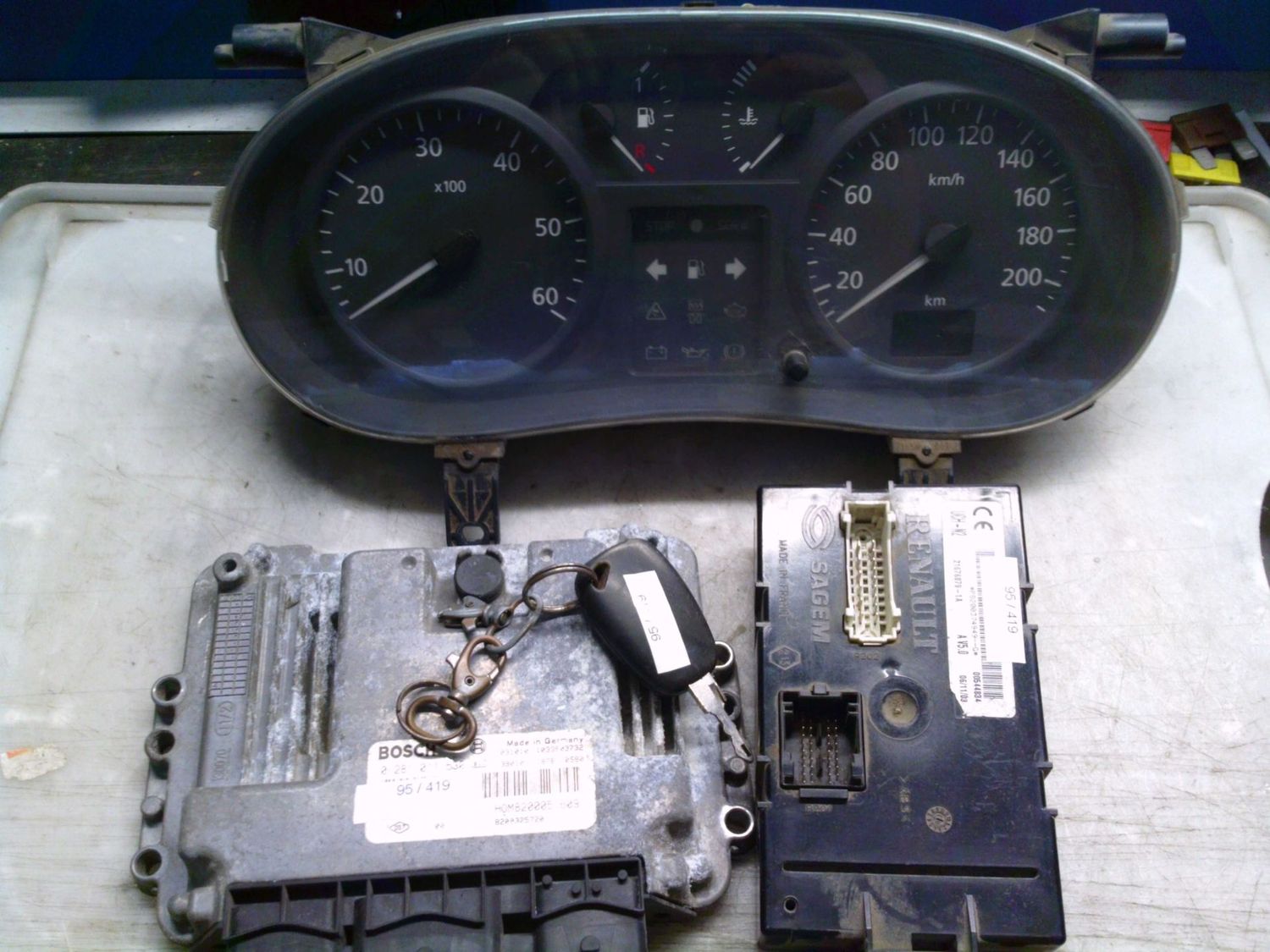 95-419 Kit Motore Renault 0 281 011 530 0281011530 8200051609 21676879-1A UCH-N2 P8200279062 CON CHIAVE Renault Diesel Trafic 95-419 Kit Motore Renault 0 281 011 530 0281011530 8200051609 21676879-1A UCH-N2 P8200279062 CON CHIAVE Renault Diesel Trafic