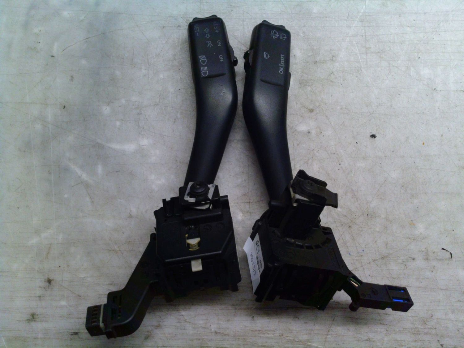 300-372 Comando Luci Devioluci Frecce Tergi Cruise 1K0 953 519 A 1K0953519A 1K0 953 513 A COPPIA Volkswagen Varie 300-372 Comando Luci Devioluci Frecce Tergi Cruise 1K0 953 519 A 1K0953519A 1K0 953 513 A COPPIA Volkswagen Varie