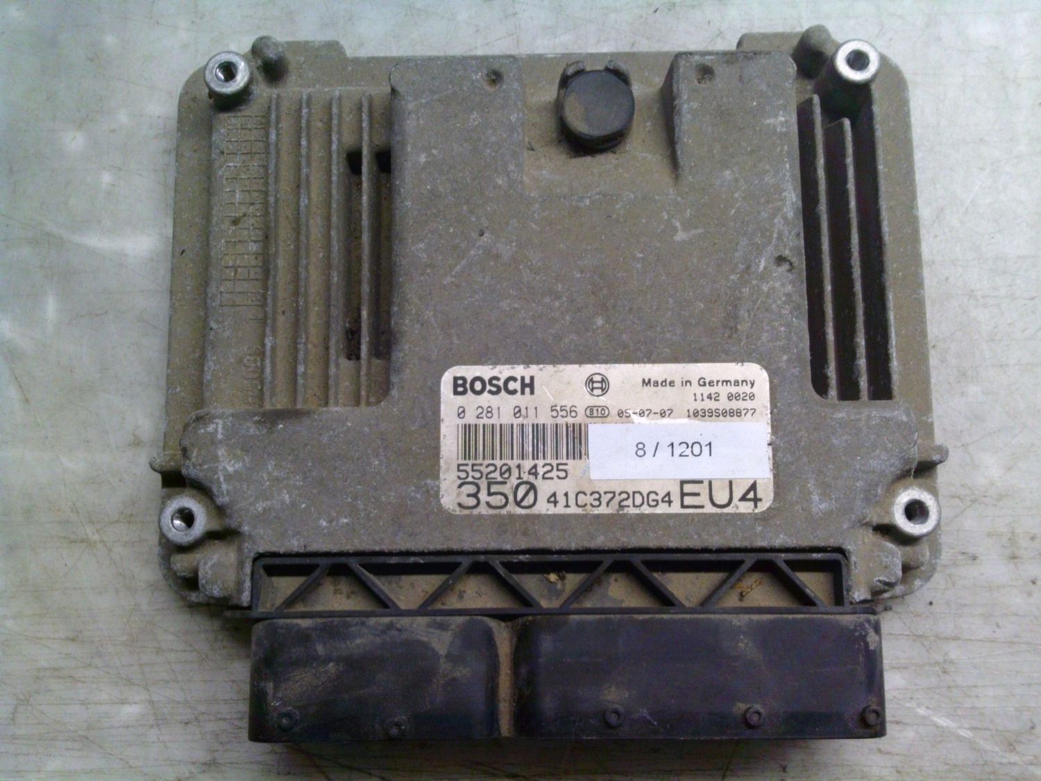 8-1201 Centralina Motore Bosch 0 281 011 556 0281011556 55201425 1039S08877 350 41C372DG4 EU4 Lancia Diesel Musa 8-1201 Centralina Motore Bosch 0 281 011 556 0281011556 55201425 1039S08877 350 41C372DG4 EU4 Lancia Diesel Musa