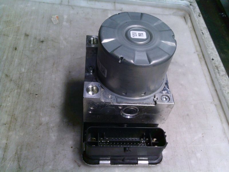 90-1680 Pompa ABS Ate Controller 5Q0 614 517 GA 5Q0614517GA 10.0220-2659.4 CTA 10.0918-4340.3 10.0683-3878.1 Volkswagen  T-Roc