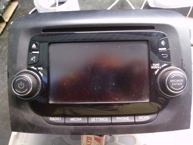 20-902 Autoradio Continental FIAT 330 VP2 ECE DAB FIAT330VP2ECEDAB 07355944710 A2C8386070400000774   Fiat  500